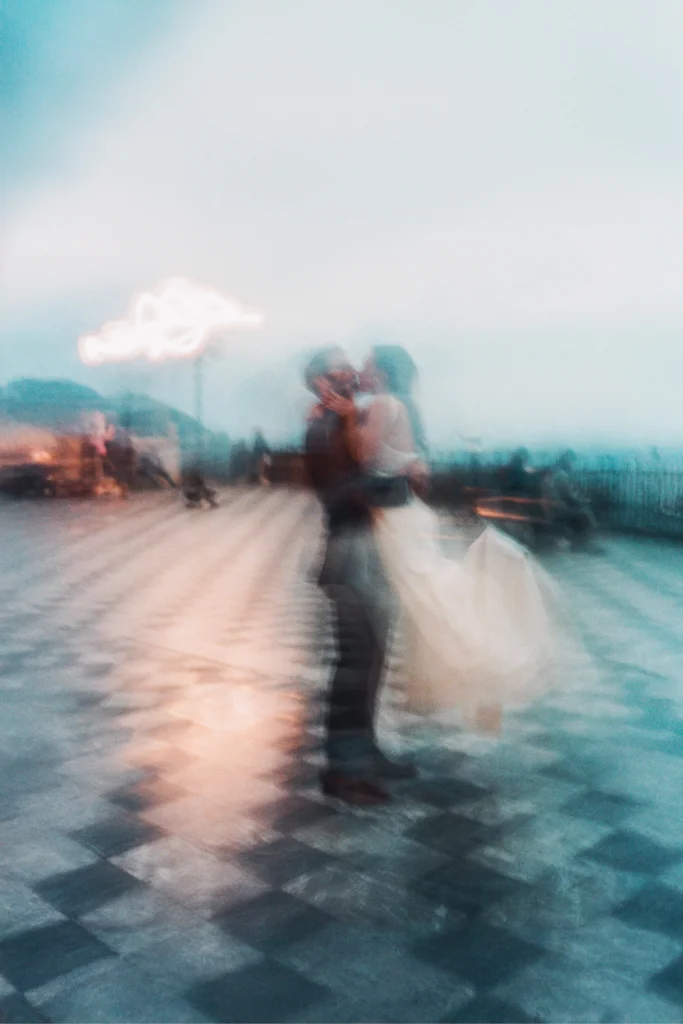 Elopement wedding a Taormina fotografato in pellicola con movimento e mosso creativo