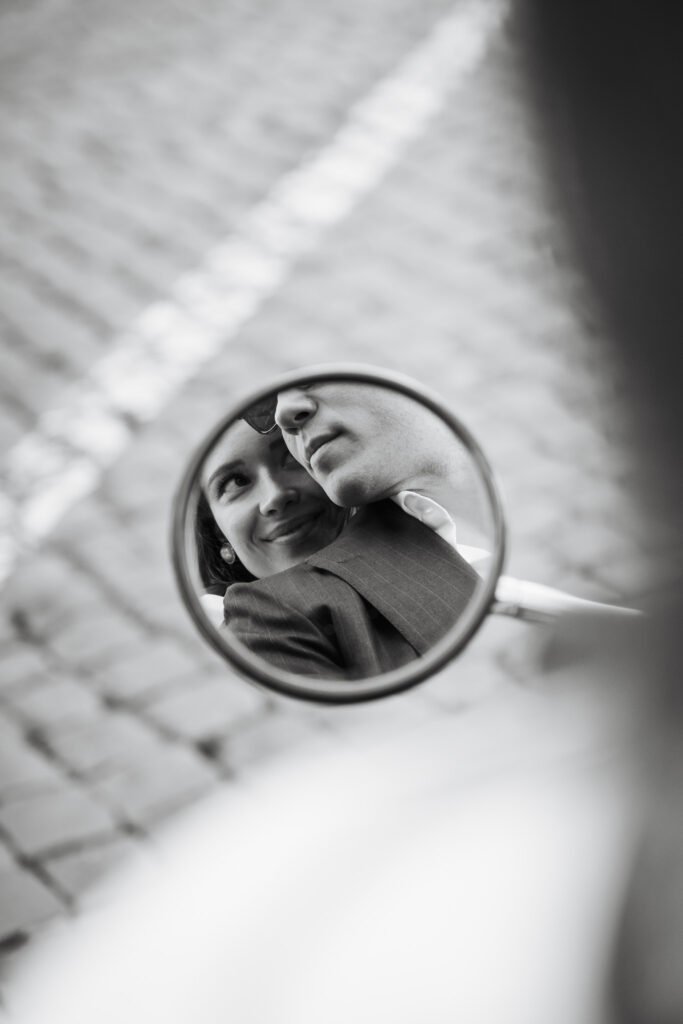 artistic maternity photography rome reflection couple pregnancy black and white