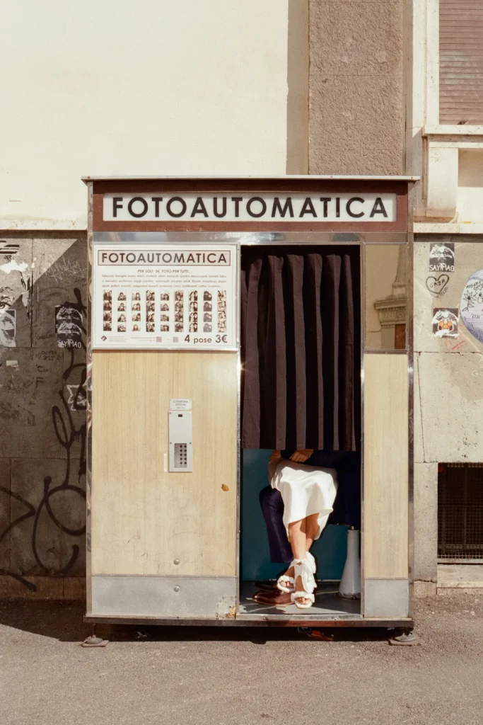 sposi cabina foto automatica roma fotografia matrimonio creativa cinematografica
